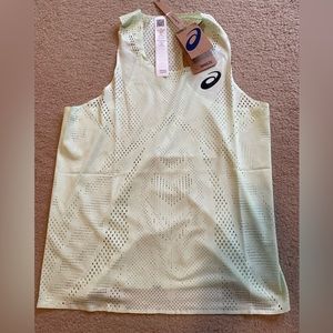 Women’s Asics Tank. Size medium. Color mint.
